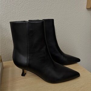 Marc Fisher Iggy Booties Size 7